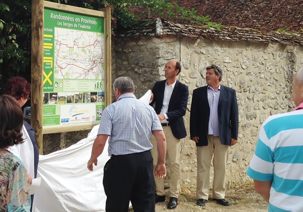 Inauguration des panneaux des chemins de randonnée Communauté de communes du Provinois